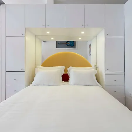 Almada Music Apartment *