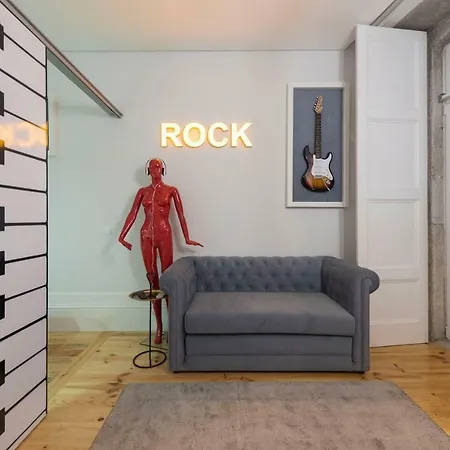 Almada Music Apartament *