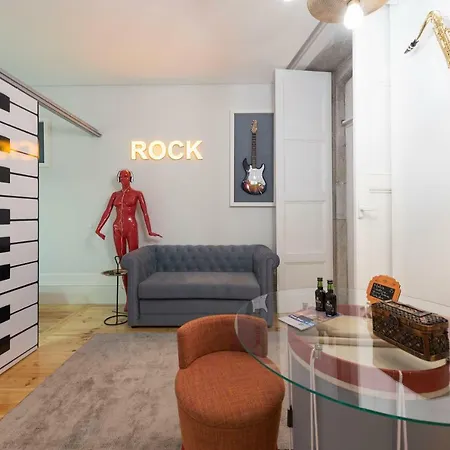 Almada Music Apartament *