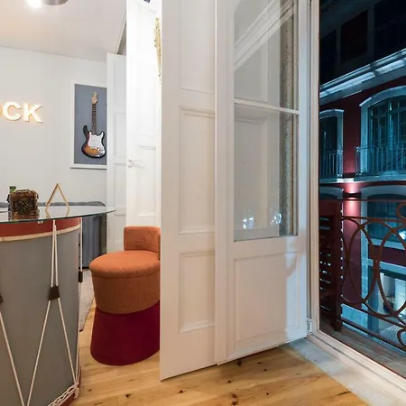 Almada Music Apartament *